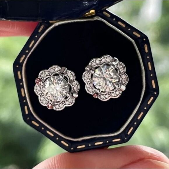Jewelry - Certified 1ct t.w VVS1 Moissanite Luxury Stud Earrings